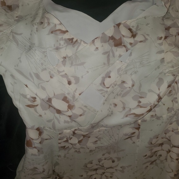 Sleeveless, floral, sheer, & Silk dress - Picture 2 of 3